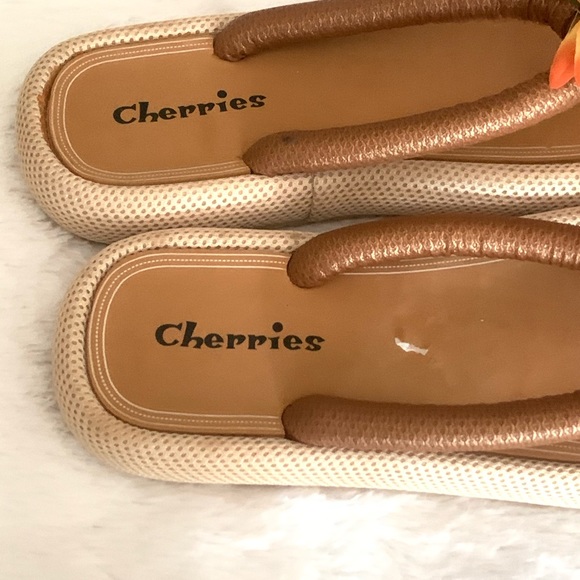 Women’s Brown and Tan Cherries platforms sandals - Picture 7 of 7